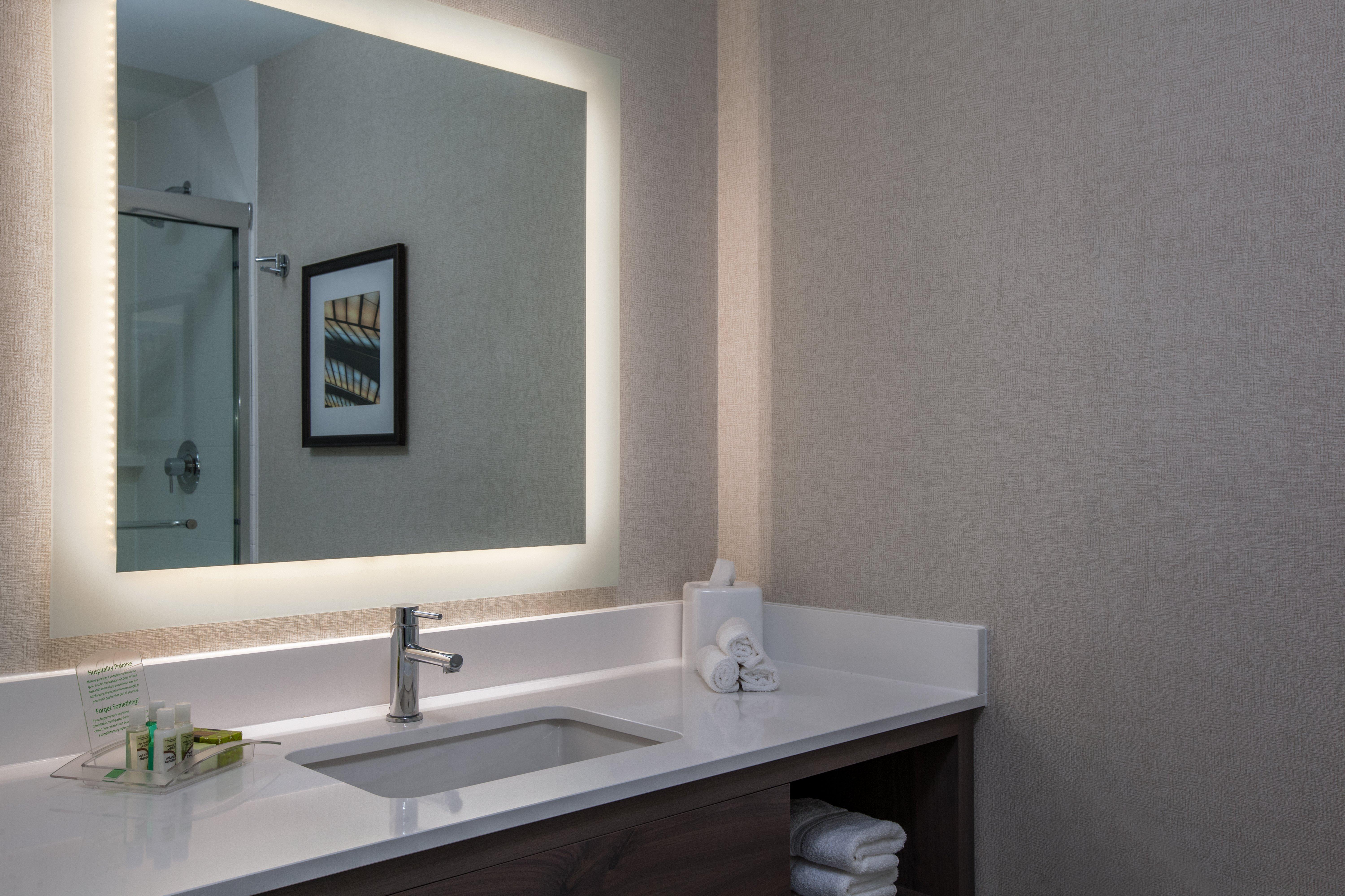 Holiday Inn Cleveland Clinic By Ihg Bagian luar foto
