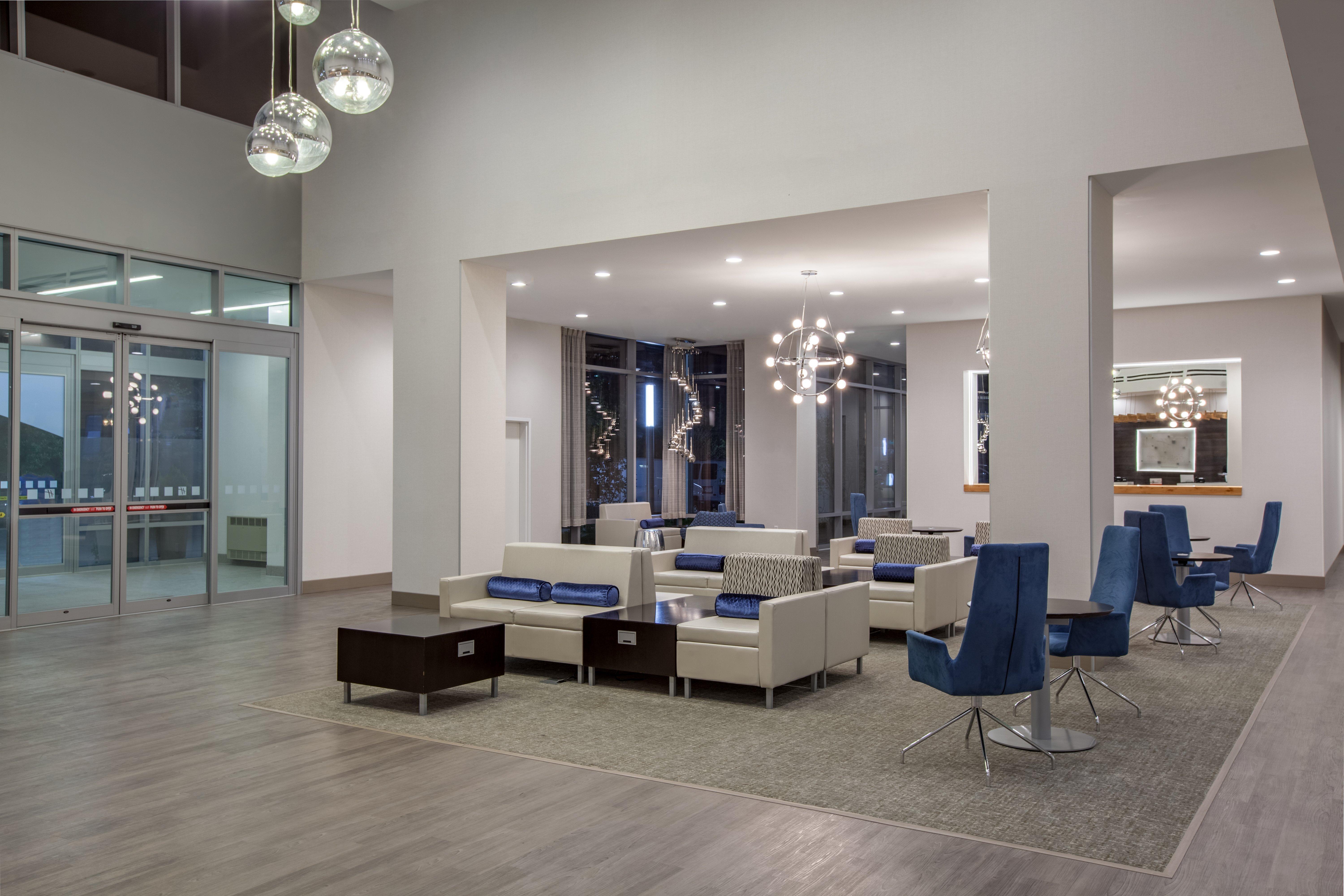 Holiday Inn Cleveland Clinic By Ihg Bagian luar foto