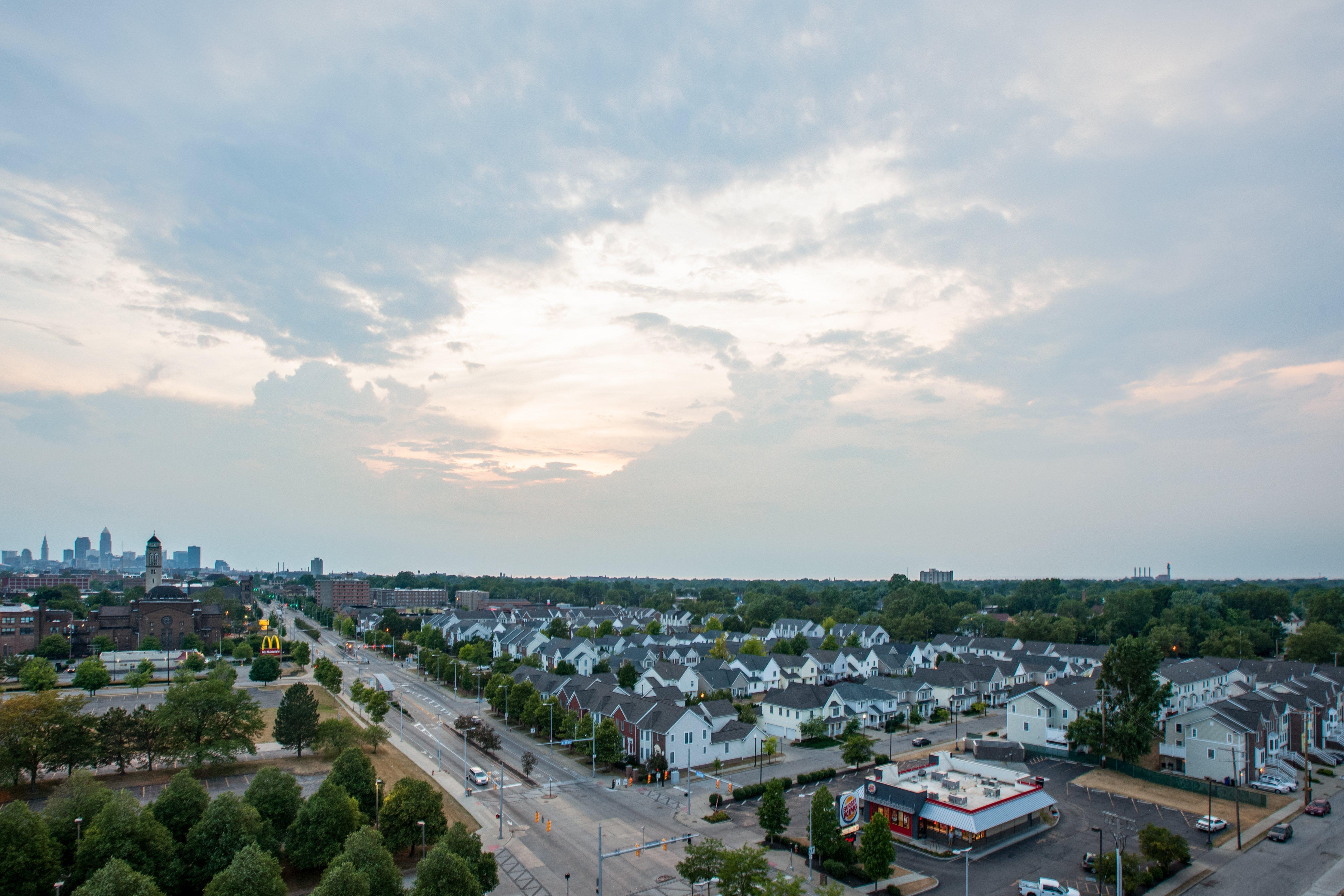 Holiday Inn Cleveland Clinic By Ihg Bagian luar foto
