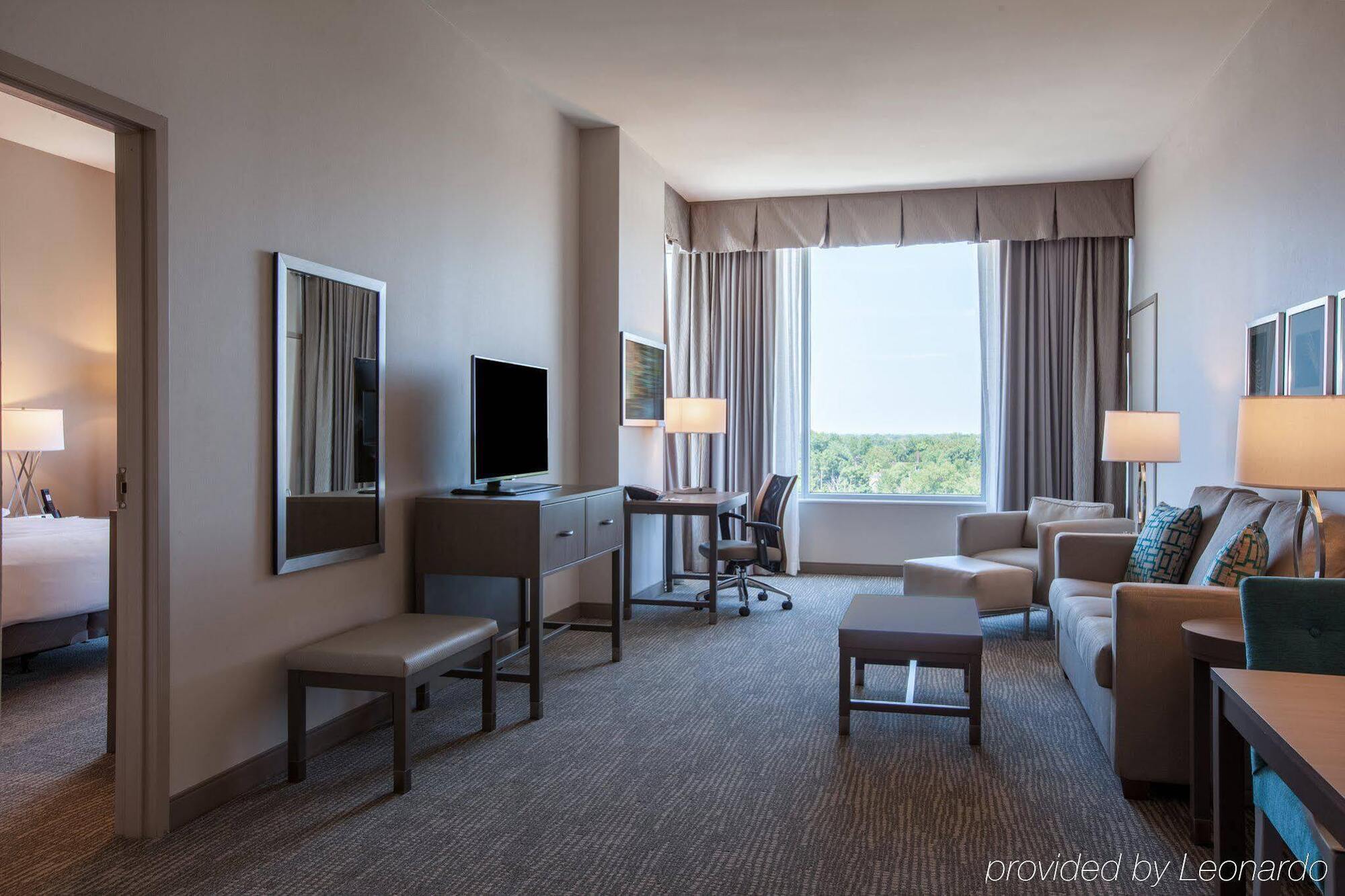Holiday Inn Cleveland Clinic By Ihg Bagian luar foto